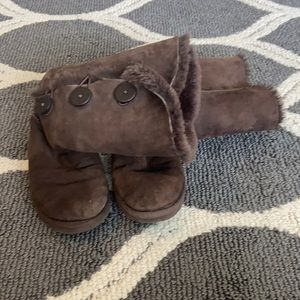 Super cute BROWN UGG boots 👢